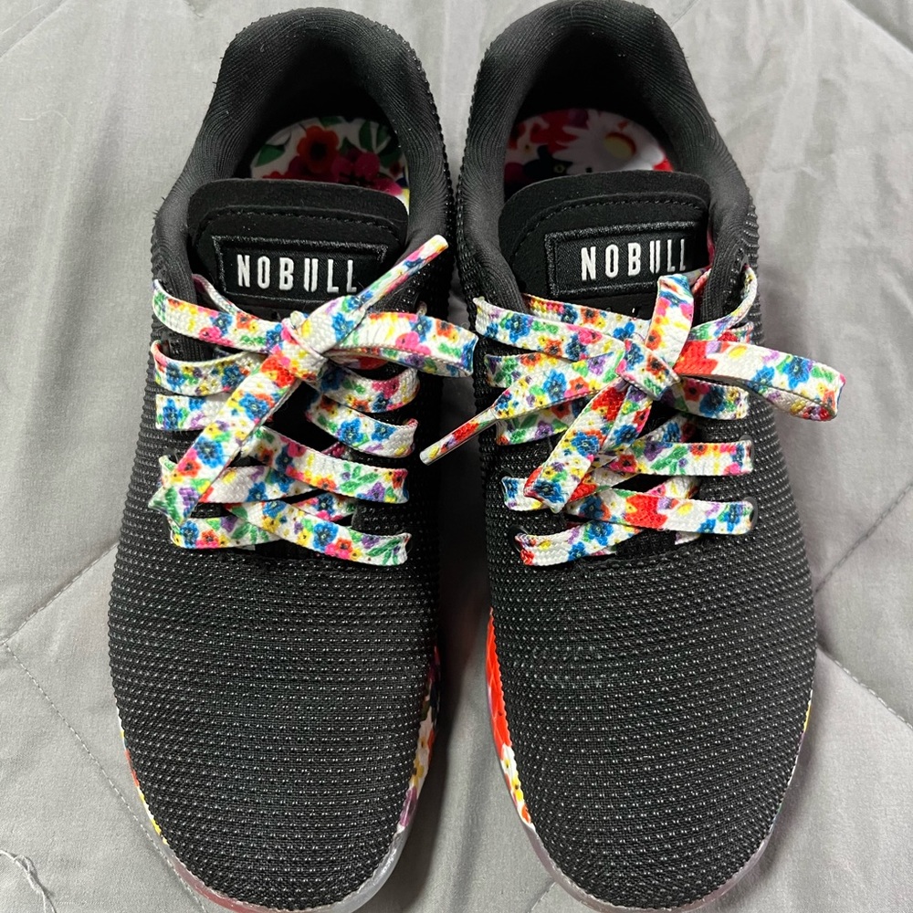 NoBull Women’s Floral Trainer Black Daisy. Barely worn.